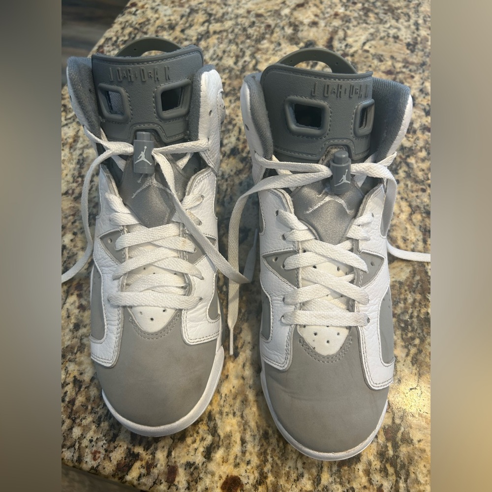 Jordan Retro 6 Cool Grey